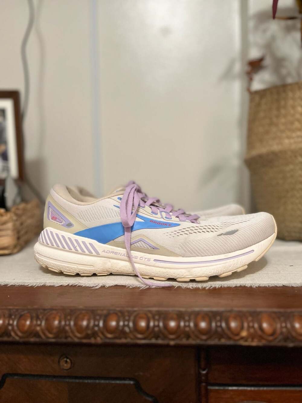 Brooks Empower Her Adrenaline GTS 23 Running Shoes